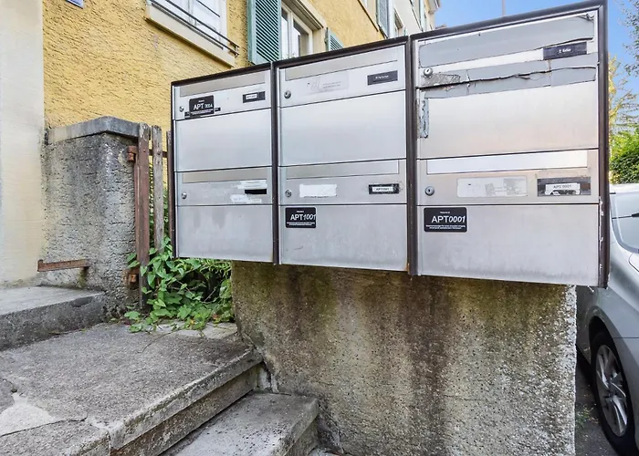 Homey Comfort In Oerlikon